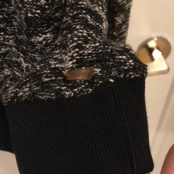 Roots Canada size M sweater - Picture 3 of 5